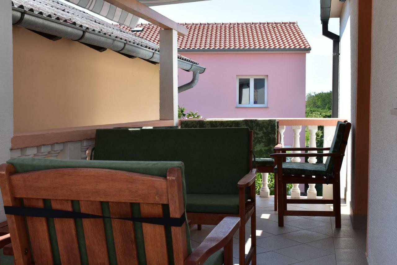 Apartman Nin-Dodo Εξωτερικό φωτογραφία